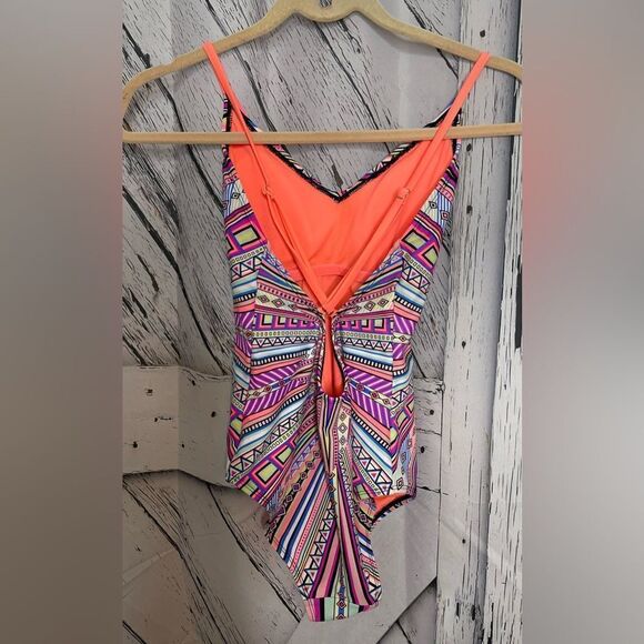 Xhilaration multi colored geometric one piece swimsuit S M - Picture 2 of 4